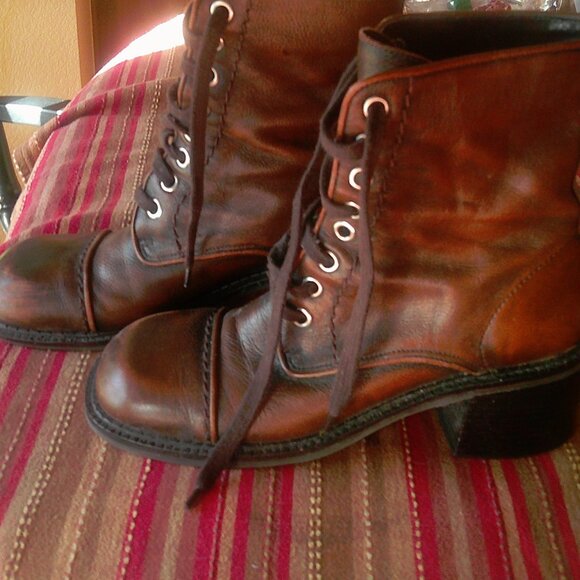 Zodiac Brown Leather Distressed Square Toe Ankle Vintage Boots 9 M - Picture 3 of 7